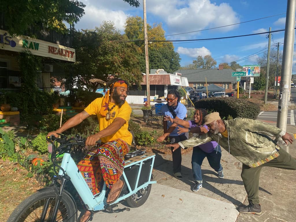 Residents trying out cargo e-bikes